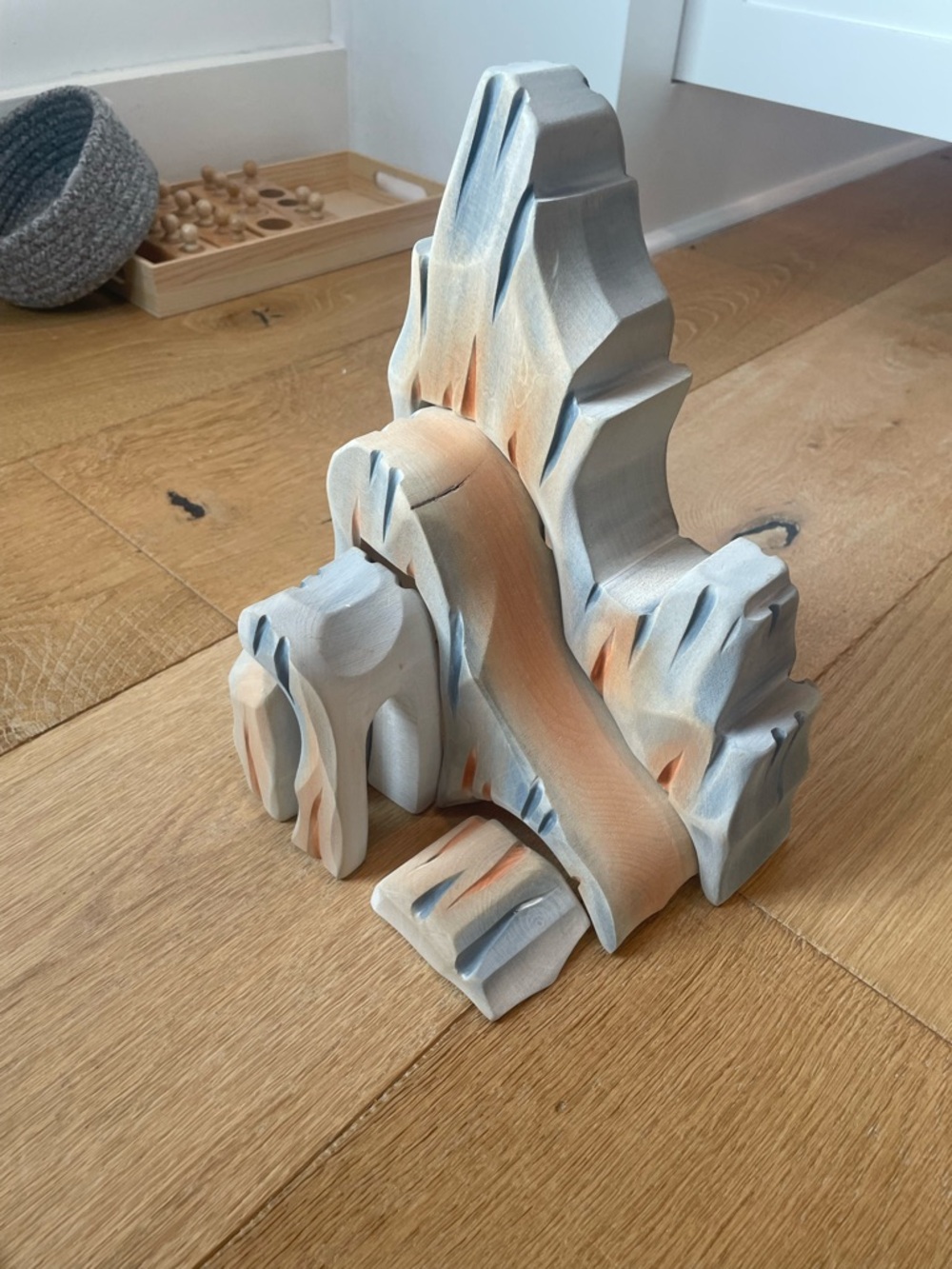 Bumbu Toys Wooden Mountain Cliff - Picture 2 of 3